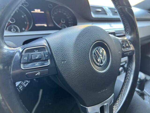 Черный Фольксваген Пассат СС, объемом двигателя 2 л и пробегом 230 тыс. км за 7800 $, фото 7 на Automoto.ua