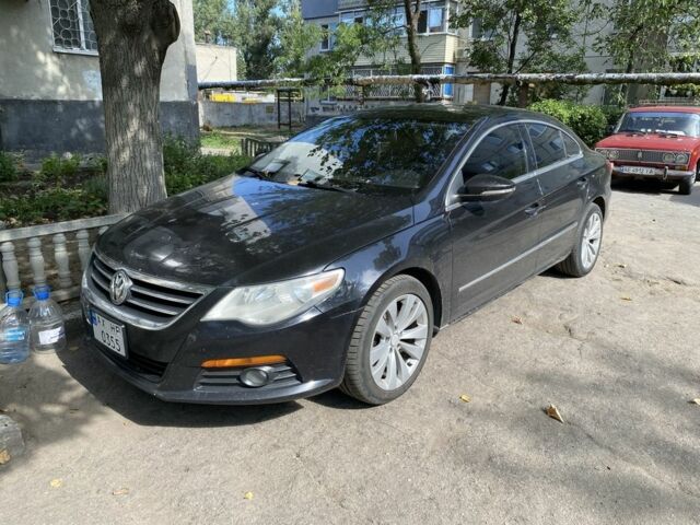 Черный Фольксваген Пассат СС, объемом двигателя 2 л и пробегом 380 тыс. км за 7500 $, фото 1 на Automoto.ua