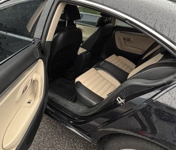 Чорний Фольксваген Пассат СС, об'ємом двигуна 2 л та пробігом 246 тис. км за 8500 $, фото 10 на Automoto.ua