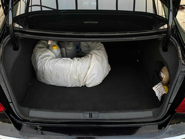 Черный Фольксваген Пассат СС, объемом двигателя 2 л и пробегом 252 тыс. км за 8000 $, фото 12 на Automoto.ua