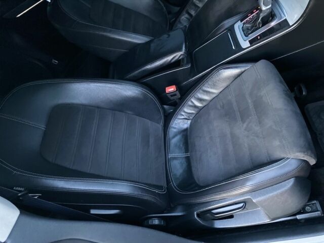 Черный Фольксваген Пассат СС, объемом двигателя 2 л и пробегом 215 тыс. км за 12999 $, фото 18 на Automoto.ua