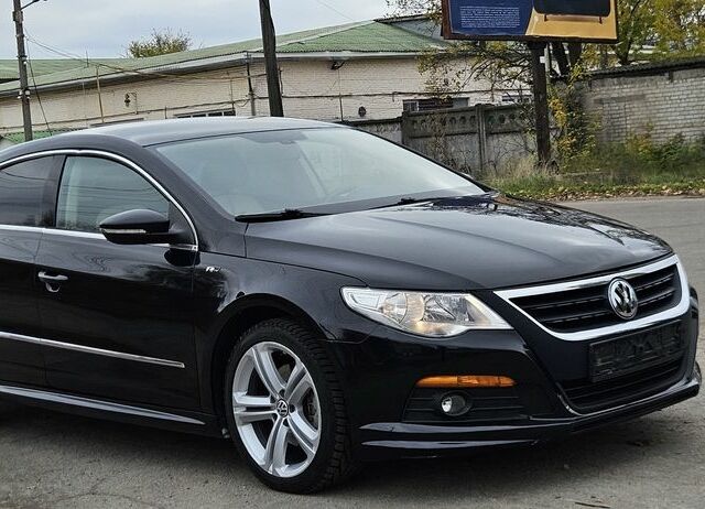 Черный Фольксваген Пассат СС, объемом двигателя 2 л и пробегом 163 тыс. км за 7900 $, фото 1 на Automoto.ua