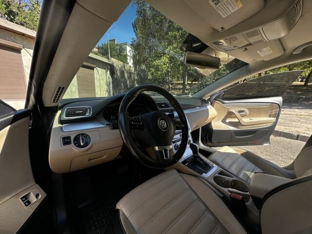 Черный Фольксваген Пассат СС, объемом двигателя 2 л и пробегом 197 тыс. км за 9000 $, фото 4 на Automoto.ua