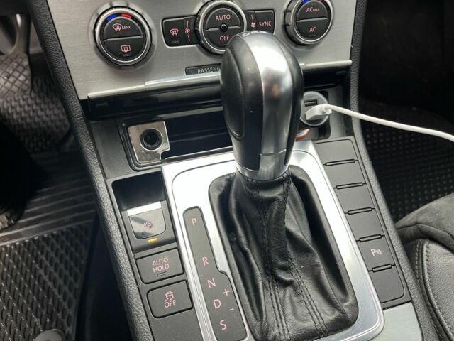 Черный Фольксваген Пассат СС, объемом двигателя 2 л и пробегом 330 тыс. км за 12500 $, фото 10 на Automoto.ua