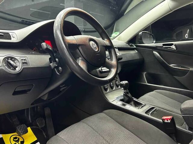 Чорний Фольксваген Пассат СС, об'ємом двигуна 2 л та пробігом 255 тис. км за 5700 $, фото 7 на Automoto.ua