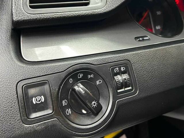 Чорний Фольксваген Пассат СС, об'ємом двигуна 2 л та пробігом 255 тис. км за 5700 $, фото 17 на Automoto.ua