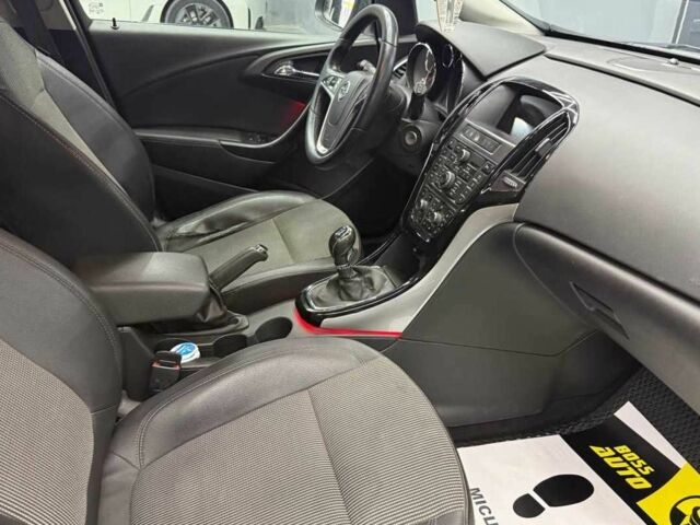 Чорний Фольксваген Пассат СС, об'ємом двигуна 2 л та пробігом 255 тис. км за 5700 $, фото 14 на Automoto.ua