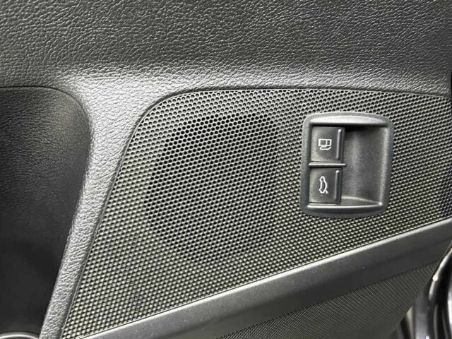 Чорний Фольксваген Пассат СС, об'ємом двигуна 2 л та пробігом 255 тис. км за 5700 $, фото 16 на Automoto.ua