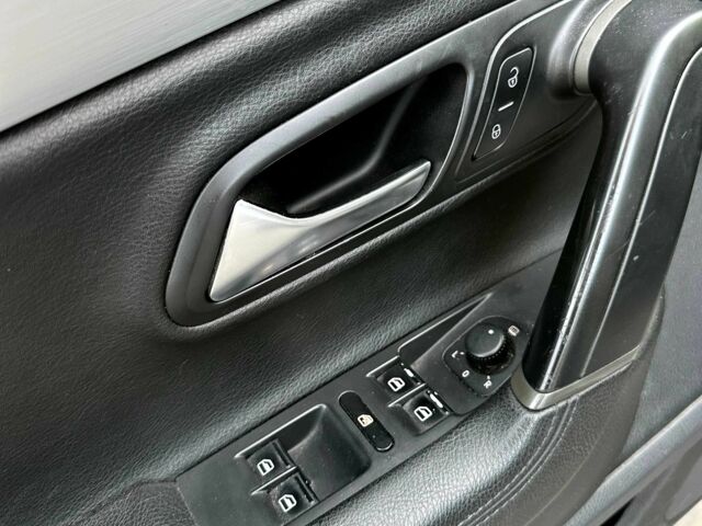 Коричневий Фольксваген Пассат СС, об'ємом двигуна 2 л та пробігом 238 тис. км за 9500 $, фото 6 на Automoto.ua