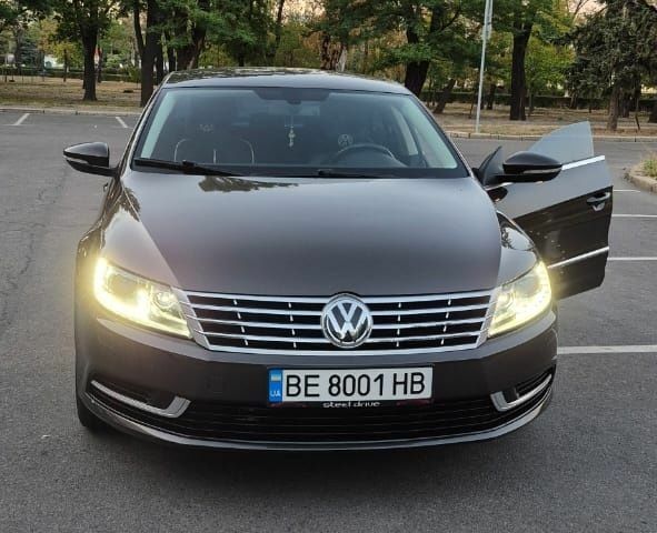 Коричневый Фольксваген Пассат СС, объемом двигателя 2 л и пробегом 199 тыс. км за 12500 $, фото 2 на Automoto.ua