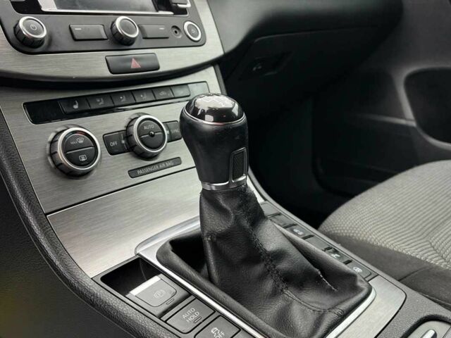 Коричневый Фольксваген Пассат СС, объемом двигателя 2 л и пробегом 337 тыс. км за 9000 $, фото 15 на Automoto.ua