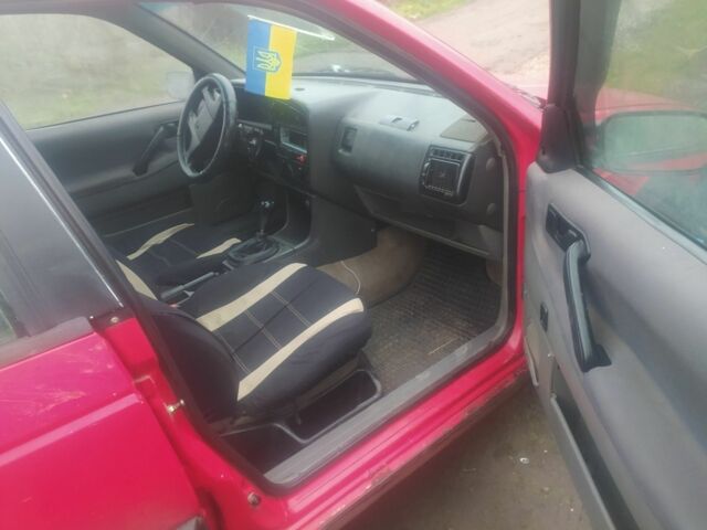 Червоний Фольксваген Пассат СС, об'ємом двигуна 2 л та пробігом 100 тис. км за 1000 $, фото 1 на Automoto.ua