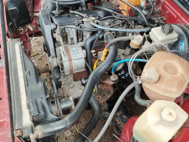 Красный Фольксваген Пассат СС, объемом двигателя 1.6 л и пробегом 252 тыс. км за 700 $, фото 7 на Automoto.ua