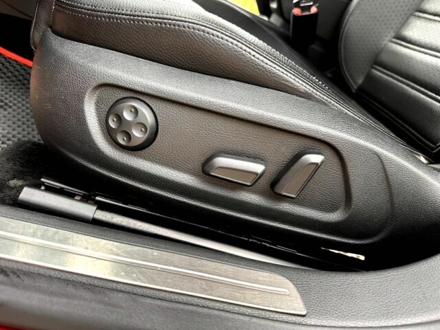 Красный Фольксваген Пассат СС, объемом двигателя 2 л и пробегом 182 тыс. км за 10700 $, фото 15 на Automoto.ua