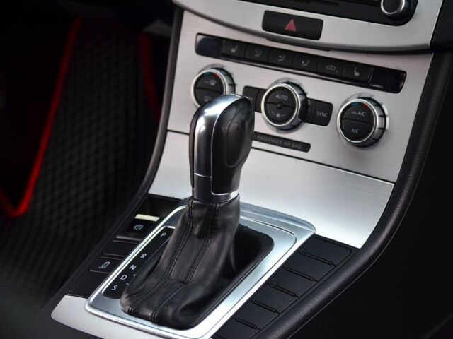 Красный Фольксваген Пассат СС, объемом двигателя 2 л и пробегом 182 тыс. км за 10700 $, фото 20 на Automoto.ua