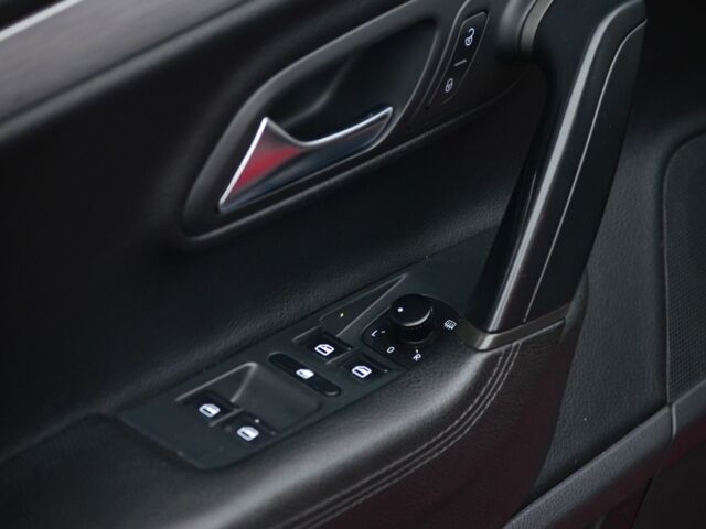 Красный Фольксваген Пассат СС, объемом двигателя 2 л и пробегом 182 тыс. км за 10700 $, фото 23 на Automoto.ua