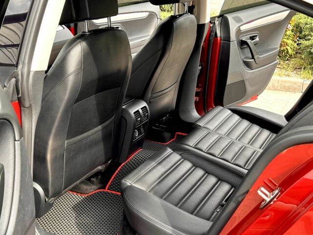 Красный Фольксваген Пассат СС, объемом двигателя 2 л и пробегом 182 тыс. км за 10700 $, фото 11 на Automoto.ua