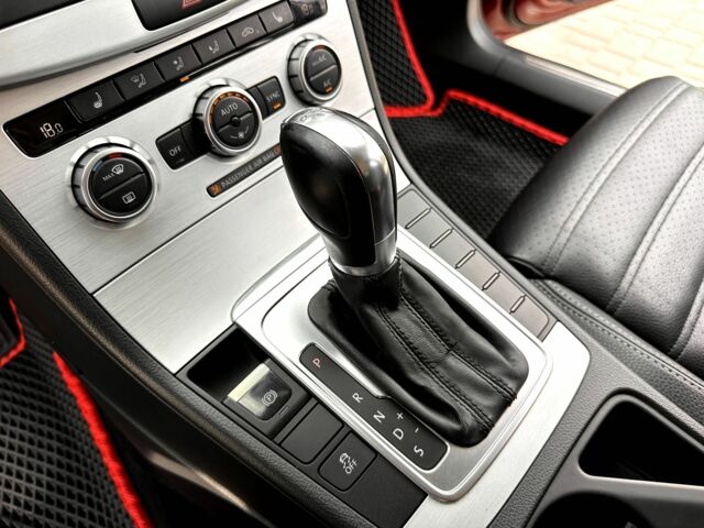 Красный Фольксваген Пассат СС, объемом двигателя 2 л и пробегом 182 тыс. км за 10700 $, фото 16 на Automoto.ua