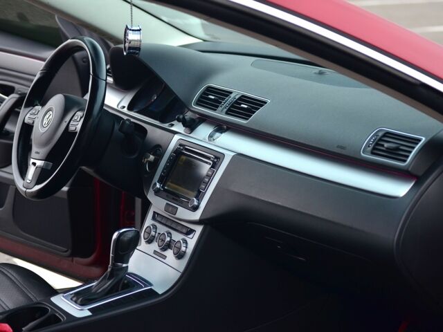 Красный Фольксваген Пассат СС, объемом двигателя 2 л и пробегом 182 тыс. км за 10700 $, фото 19 на Automoto.ua