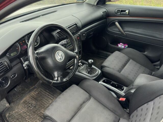 Червоний Фольксваген Пассат СС, об'ємом двигуна 1.9 л та пробігом 400 тис. км за 950 $, фото 5 на Automoto.ua