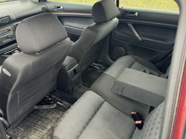 Червоний Фольксваген Пассат СС, об'ємом двигуна 1.9 л та пробігом 400 тис. км за 950 $, фото 6 на Automoto.ua