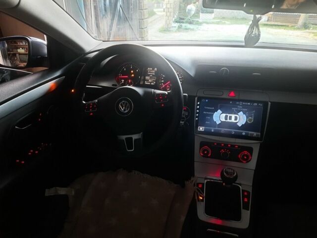 Серый Фольксваген Пассат СС, объемом двигателя 2 л и пробегом 240 тыс. км за 10932 $, фото 7 на Automoto.ua