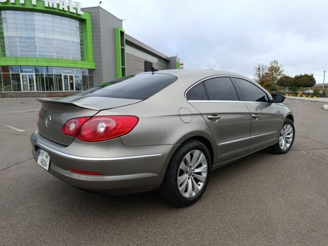 Серый Фольксваген Пассат СС, объемом двигателя 2 л и пробегом 203 тыс. км за 8500 $, фото 2 на Automoto.ua