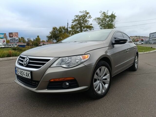 Серый Фольксваген Пассат СС, объемом двигателя 2 л и пробегом 203 тыс. км за 8500 $, фото 3 на Automoto.ua