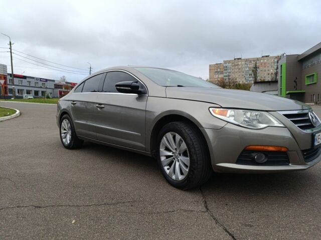 Серый Фольксваген Пассат СС, объемом двигателя 2 л и пробегом 203 тыс. км за 8500 $, фото 1 на Automoto.ua