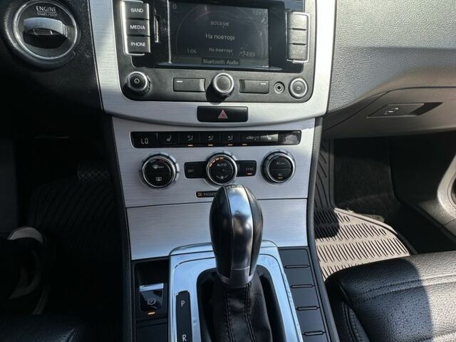 Сірий Фольксваген Пассат СС, об'ємом двигуна 2 л та пробігом 231 тис. км за 9500 $, фото 10 на Automoto.ua