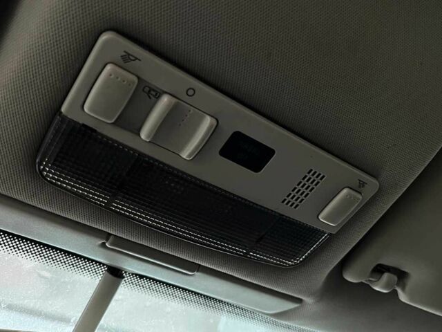 Сірий Фольксваген Пассат СС, об'ємом двигуна 1.6 л та пробігом 225 тис. км за 4999 $, фото 15 на Automoto.ua