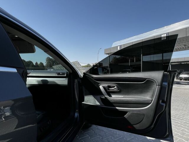 Серый Фольксваген Пассат СС, объемом двигателя 2 л и пробегом 306 тыс. км за 8300 $, фото 7 на Automoto.ua