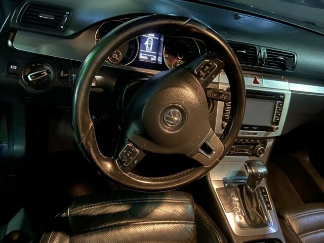 Серый Фольксваген Пассат СС, объемом двигателя 2 л и пробегом 240 тыс. км за 8000 $, фото 4 на Automoto.ua