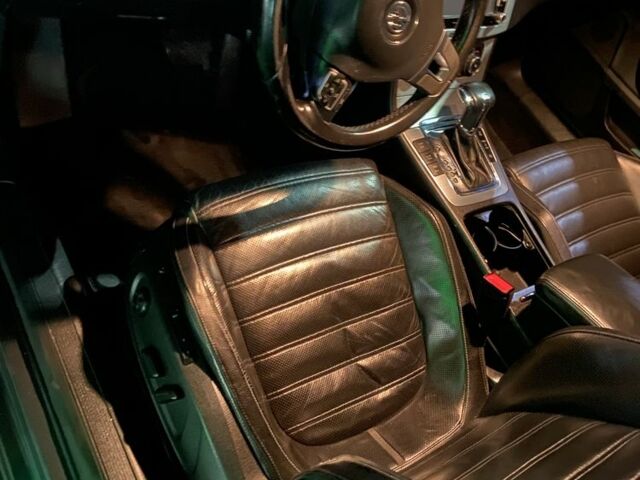 Серый Фольксваген Пассат СС, объемом двигателя 2 л и пробегом 240 тыс. км за 8000 $, фото 3 на Automoto.ua