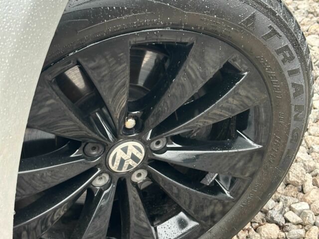 Серый Фольксваген Пассат СС, объемом двигателя 2 л и пробегом 275 тыс. км за 9000 $, фото 3 на Automoto.ua