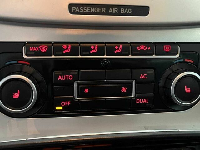 Сірий Фольксваген Пассат СС, об'ємом двигуна 1.6 л та пробігом 286 тис. км за 7000 $, фото 15 на Automoto.ua