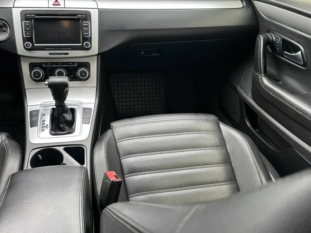 Серый Фольксваген Пассат СС, объемом двигателя 2 л и пробегом 275 тыс. км за 9000 $, фото 12 на Automoto.ua