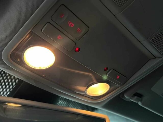 Сірий Фольксваген Пассат СС, об'ємом двигуна 1.6 л та пробігом 286 тис. км за 7000 $, фото 17 на Automoto.ua