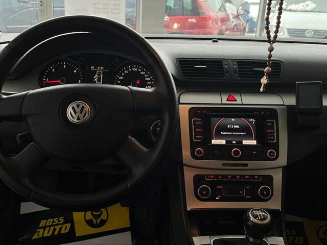 Сірий Фольксваген Пассат СС, об'ємом двигуна 1.6 л та пробігом 286 тис. км за 7000 $, фото 10 на Automoto.ua