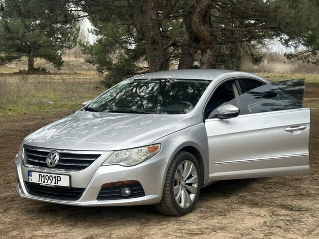Серый Фольксваген Пассат СС, объемом двигателя 1.98 л и пробегом 305 тыс. км за 8500 $, фото 4 на Automoto.ua