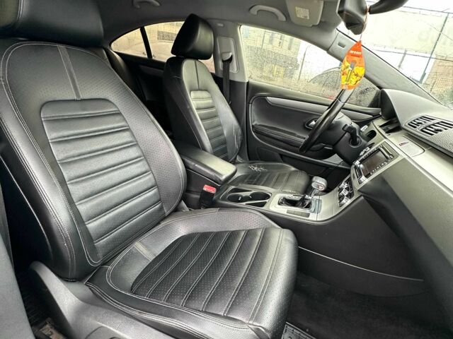 Серый Фольксваген Пассат СС, объемом двигателя 2 л и пробегом 275 тыс. км за 9000 $, фото 7 на Automoto.ua