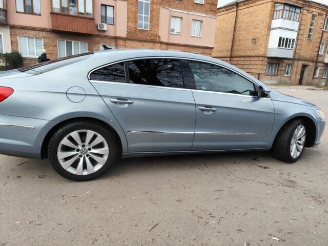 Серый Фольксваген Пассат СС, объемом двигателя 2 л и пробегом 206 тыс. км за 6400 $, фото 2 на Automoto.ua