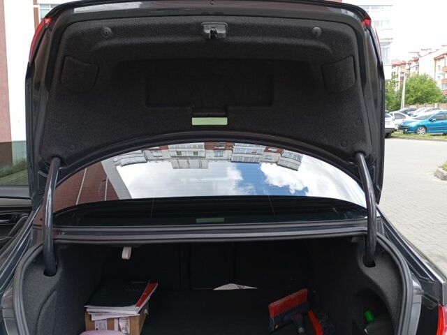 Серый Фольксваген Пассат СС, объемом двигателя 2 л и пробегом 203 тыс. км за 8300 $, фото 7 на Automoto.ua