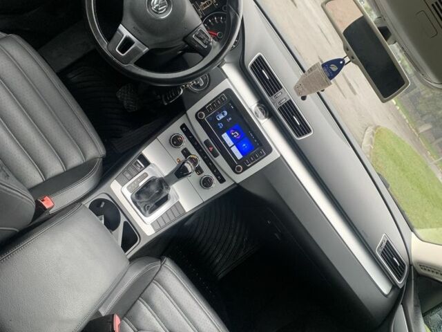 Серый Фольксваген Пассат СС, объемом двигателя 2 л и пробегом 210 тыс. км за 9550 $, фото 10 на Automoto.ua