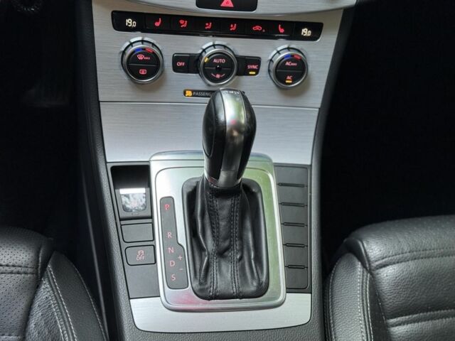 Серый Фольксваген Пассат СС, объемом двигателя 2 л и пробегом 171 тыс. км за 11700 $, фото 13 на Automoto.ua