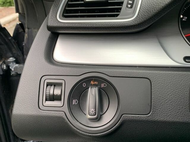 Серый Фольксваген Пассат СС, объемом двигателя 2 л и пробегом 210 тыс. км за 9550 $, фото 9 на Automoto.ua