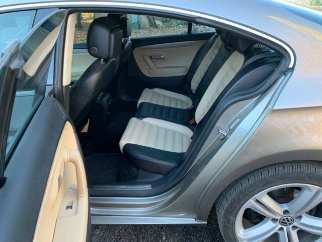 Сірий Фольксваген Пассат СС, об'ємом двигуна 2 л та пробігом 220 тис. км за 12000 $, фото 2 на Automoto.ua