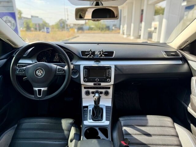 Сірий Фольксваген Пассат СС, об'ємом двигуна 2 л та пробігом 220 тис. км за 9500 $, фото 13 на Automoto.ua