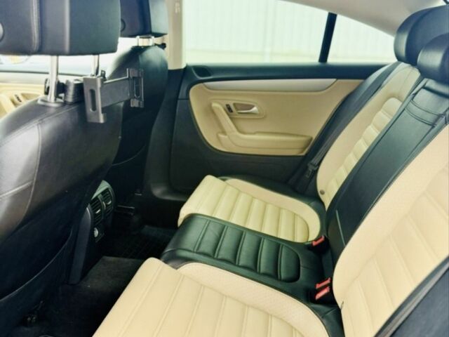 Серый Фольксваген Пассат СС, объемом двигателя 2 л и пробегом 197 тыс. км за 12000 $, фото 5 на Automoto.ua