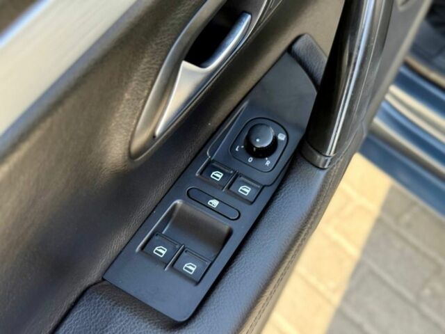 Сірий Фольксваген Пассат СС, об'ємом двигуна 2 л та пробігом 220 тис. км за 9500 $, фото 18 на Automoto.ua